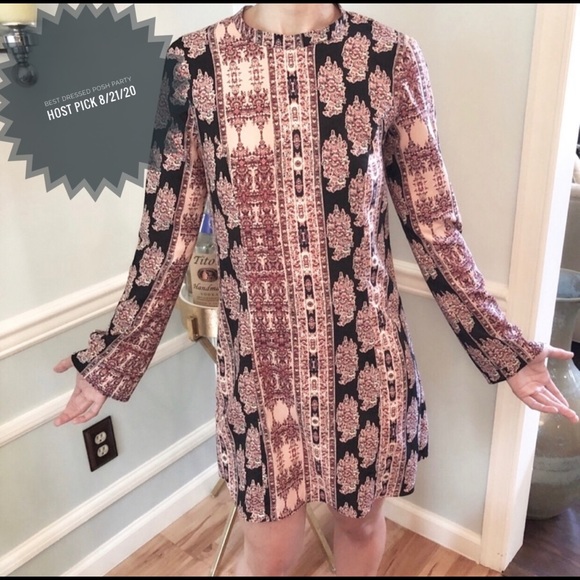 BCBGeneration Dresses & Skirts - ⬇️price drop ⬇️HP👏🏽⭐️BCBG colorful dress with designs